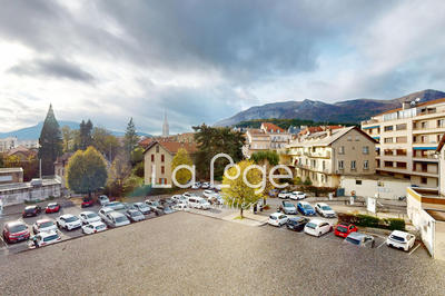 Appartement - 93 m² - 4 pièces