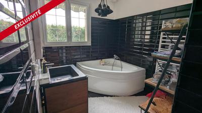 Maison - 174 m² - 8 pièces