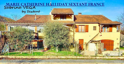 Maison - 225 m² - 19 pièces