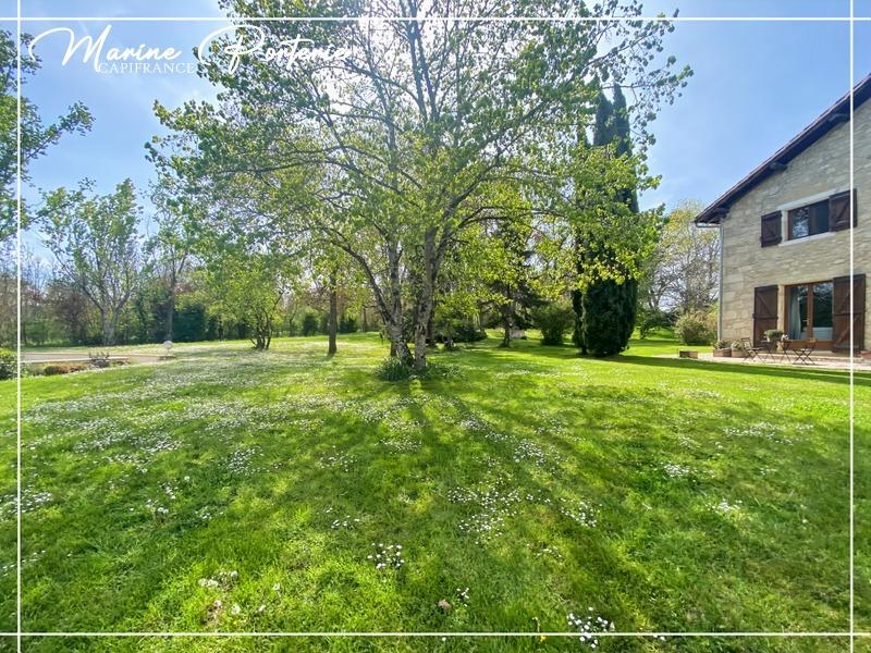 Maison en pierre - 235 m² - 5 pièces