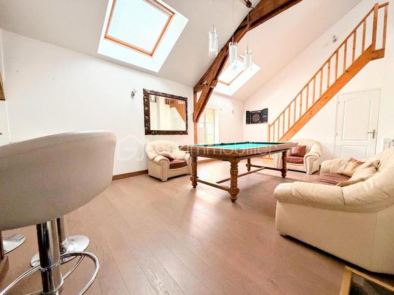 Maison - 289 m² - 12 pièces