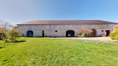 Propriété - 290 m² - 8 pièces