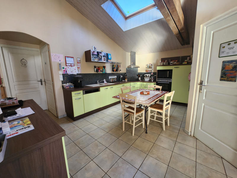 Maison - 177 m² - 7 pièces