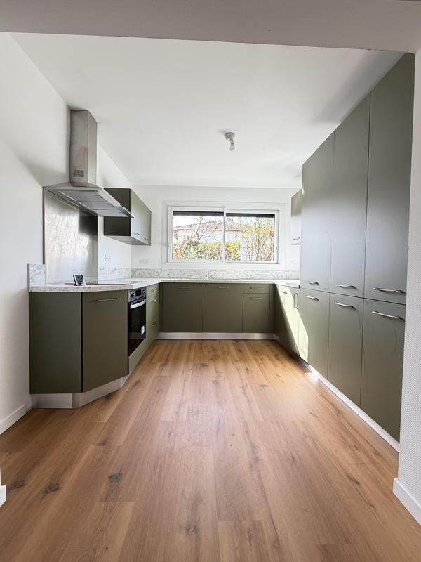 Maison - 95 m² - 5 pièces