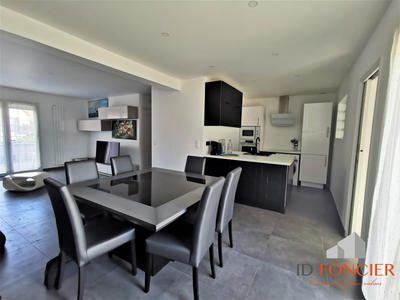 Maison - 95 m² - 6 pièces