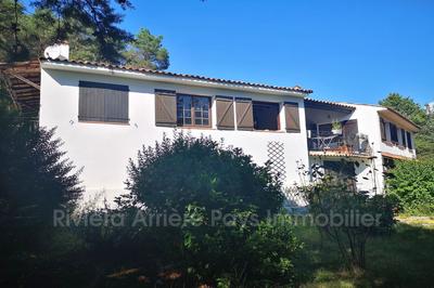 Maison - 214 m² - 7 pièces