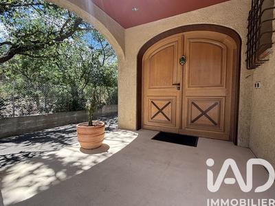 Maison - 200 m² - 7 pièces