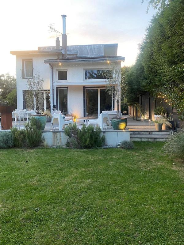 Maison - 200 m² - 8 pièces