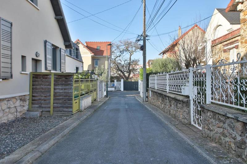 Maison - 180 m² - 8 pièces