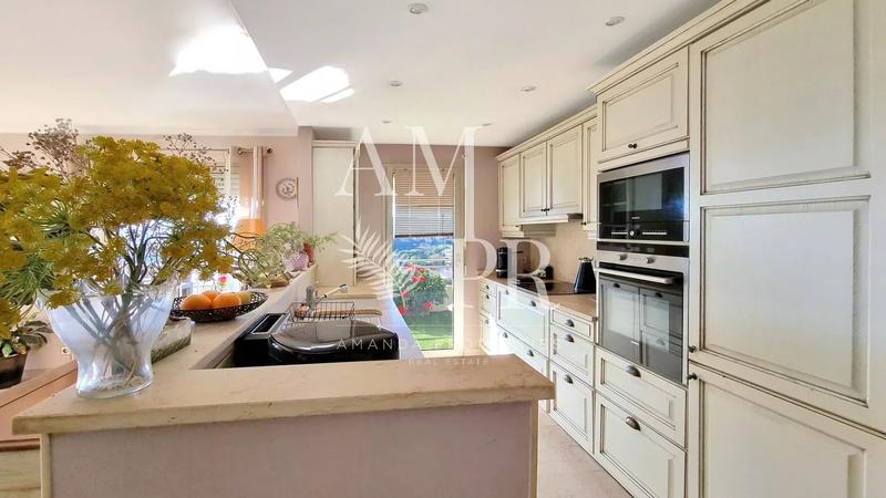 Appartement - 97 m² - 3 pièces