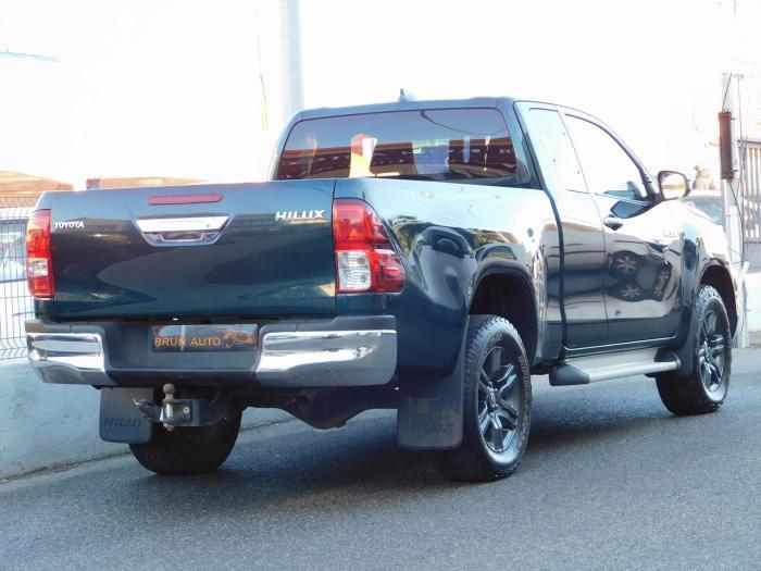 Toyota Hilux 2.8 d-4d X-Tra Cabine Legende 4wd Bva Rc21