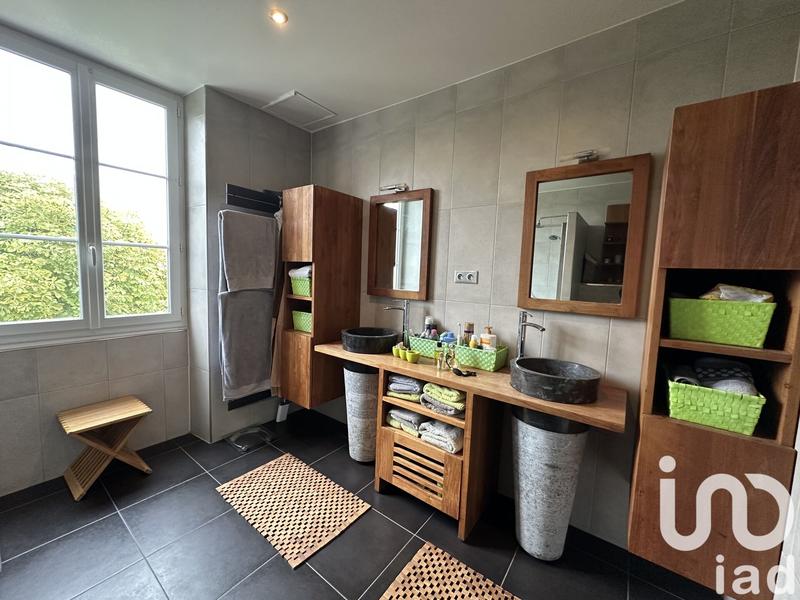 Maison - 202 m² - 6 pièces