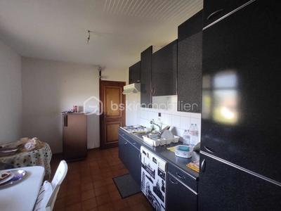 Maison - 94 m² - 5 pièces