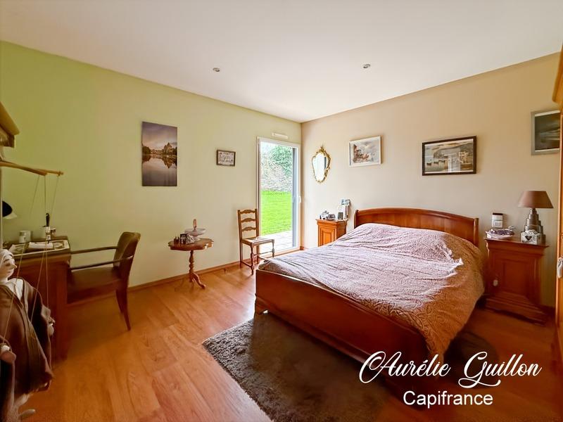 Maison - 254 m² - 9 pièces