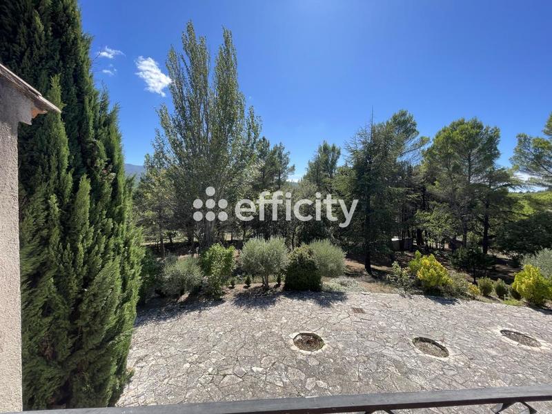 Maison - 258 m² - 9 pièces