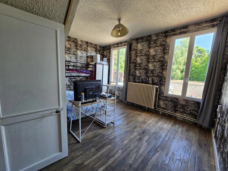 Maison - 270 m² - 9 pièces