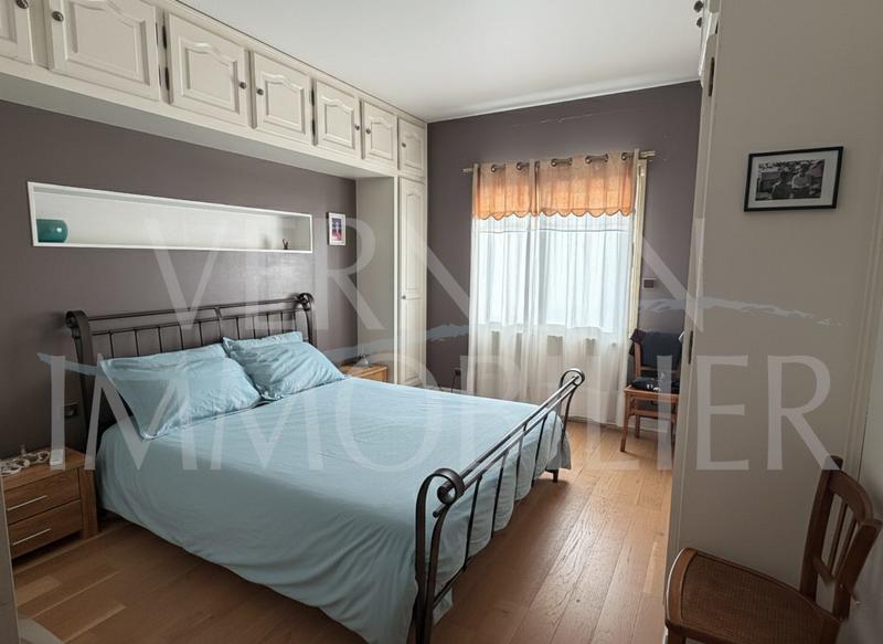 Maison - 225 m² - 7 pièces