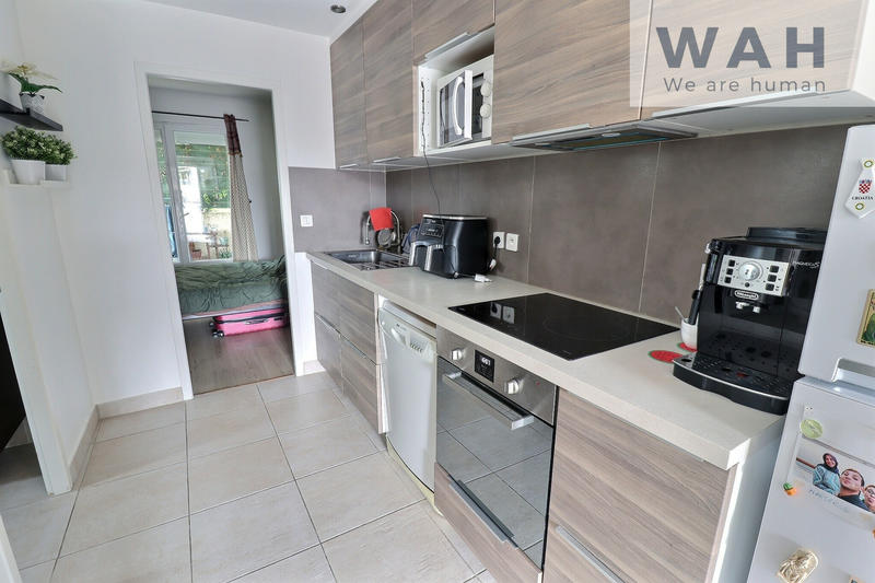 Maison - 233 m² - 10 pièces