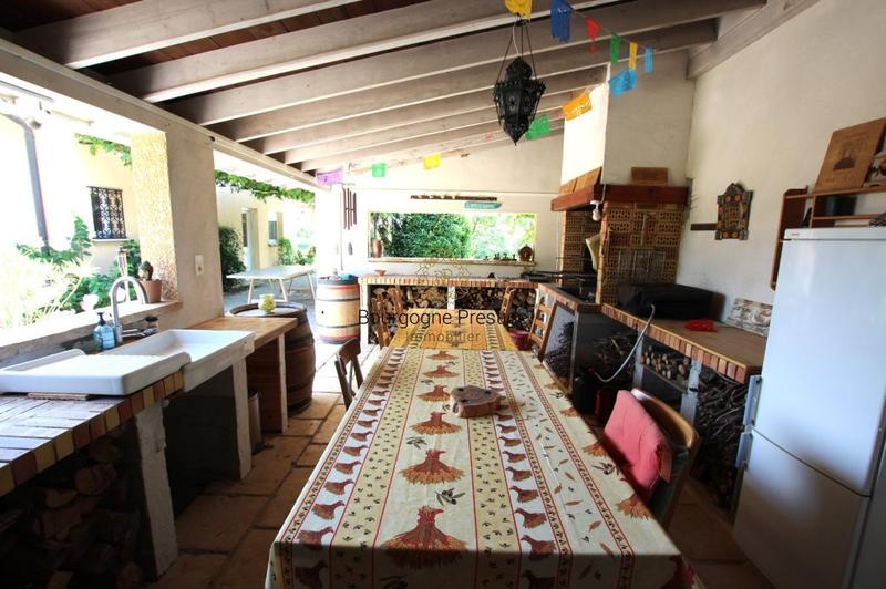 Propriété - 283 m² - 8 pièces