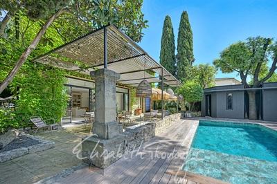 Maison - 220 m² - 6 pièces