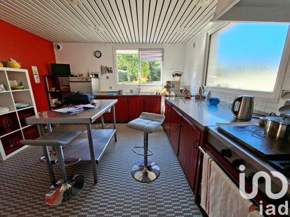 Maison - 320 m² - 11 pièces