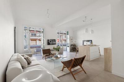 Appartement - 90 m² - 4 pièces