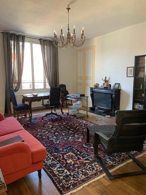 Maison - 193 m² - 16 pièces