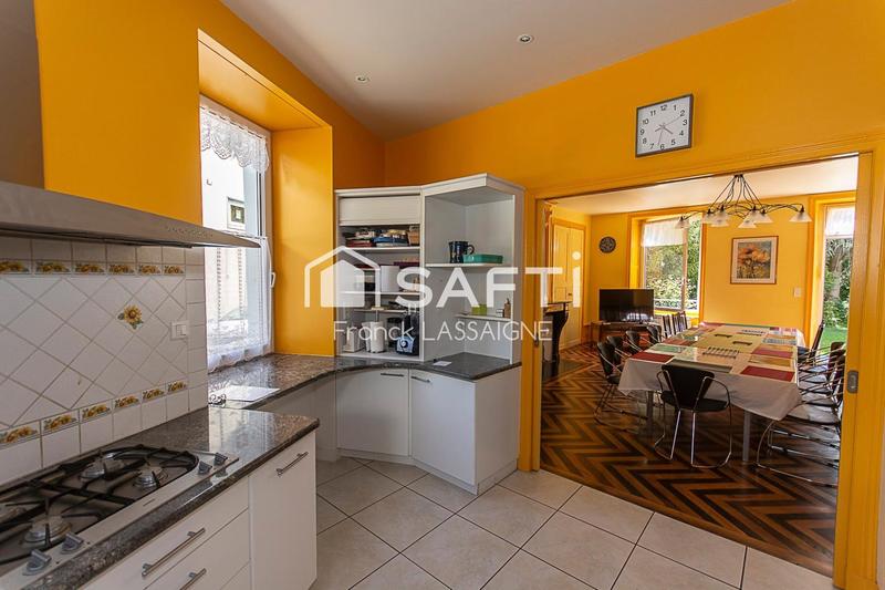 Maison - 387 m² - 15 pièces