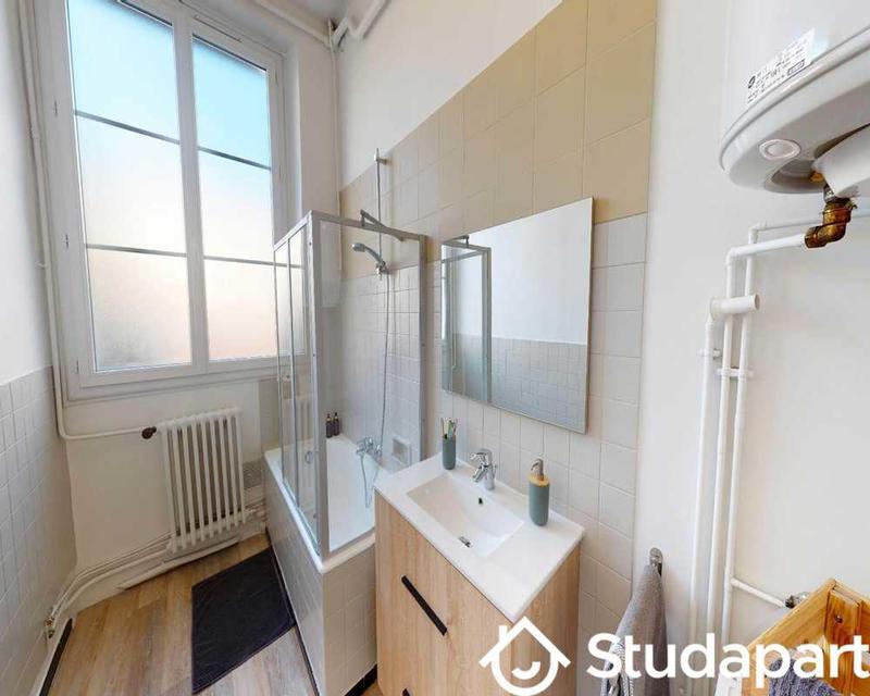 Chambre - 100 m² - 1 pièce