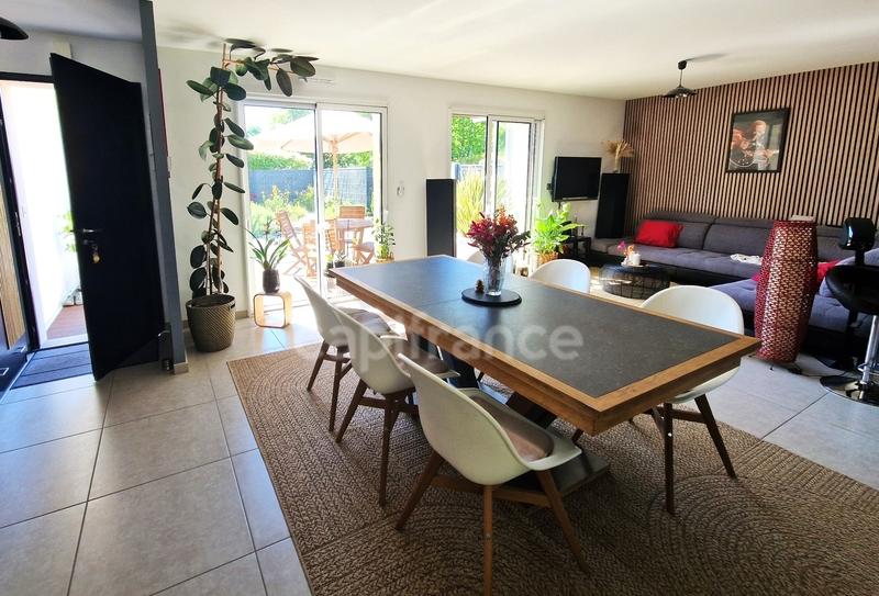 Maison - 110 m² - 5 pièces