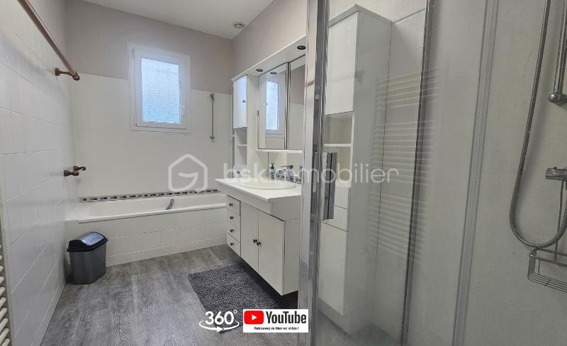 Maison traditionnelle - 171 m² - 7 pièces