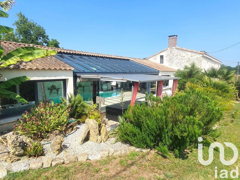 Maison - 360 m² - 8 pièces