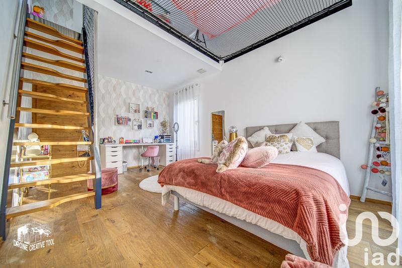 Maison - 340 m² - 8 pièces