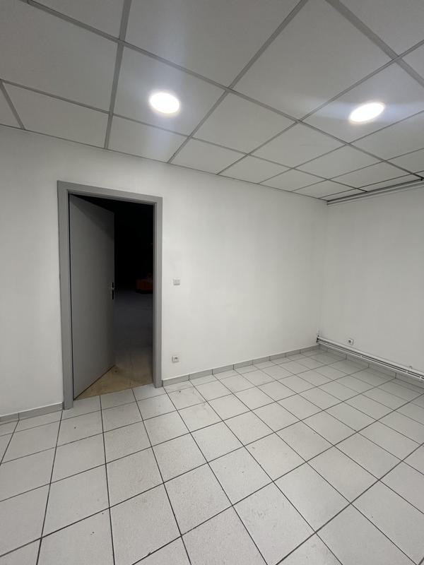 Local commercial - 215 m²