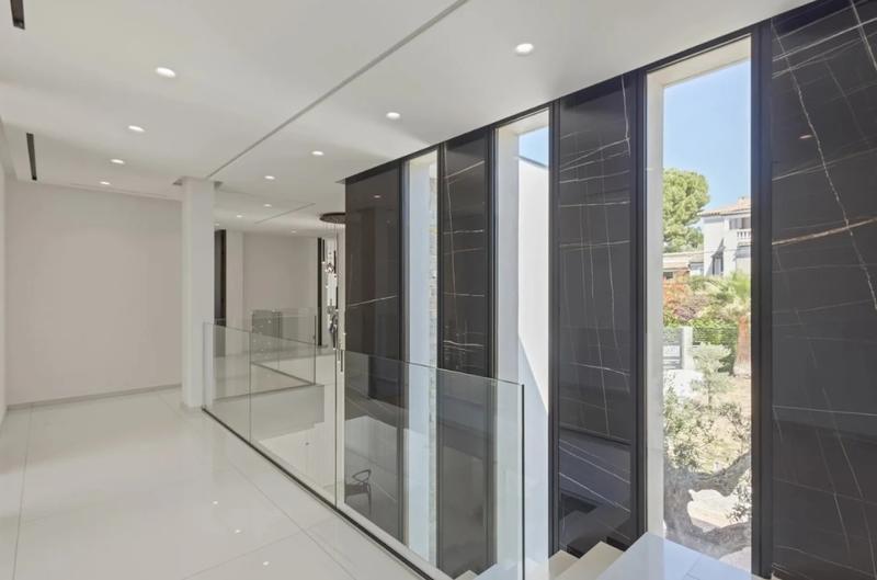 Villa - 350 m² - 7 pièces