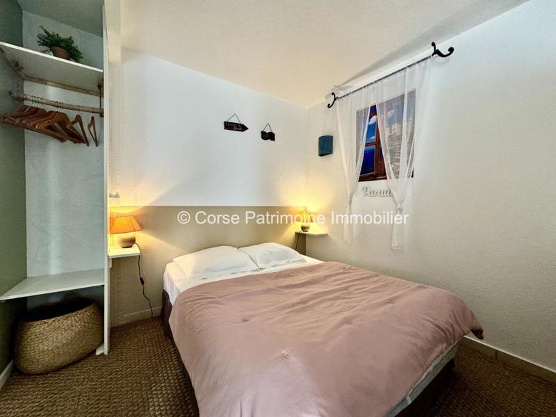 Maison - 300 m² - 11 pièces