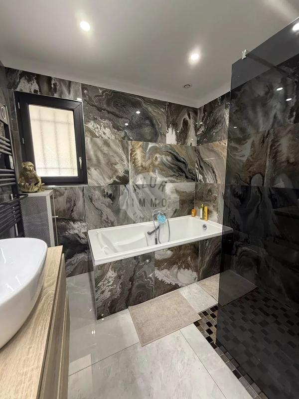 Villa - 161 m² - 6 pièces