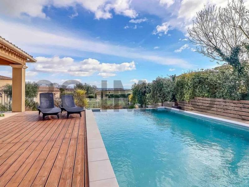 Maison traditionnelle - 143 m² - 7 pièces