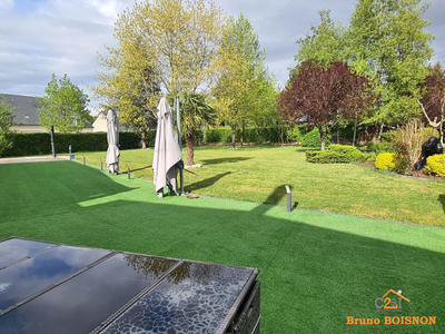 Maison - 317 m² - 8 pièces