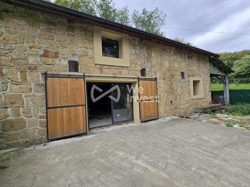 Maison - 281 m² - 11 pièces