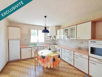 Maison - 98 m² - 5 pièces