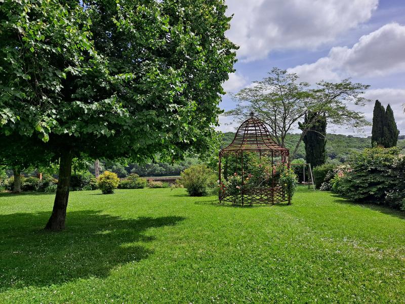 Maison - 398 m² - 12 pièces