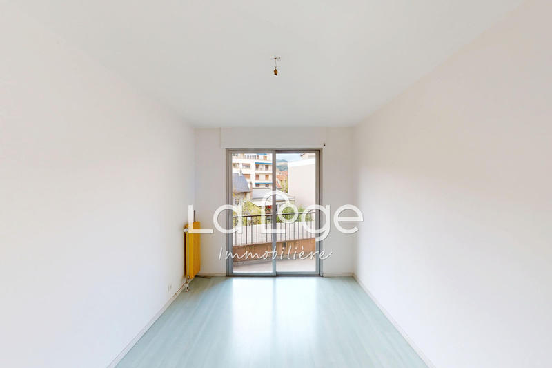 Appartement - 93 m² - 4 pièces