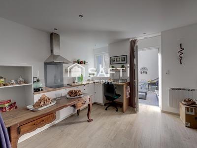 Maison - 185 m² - 10 pièces