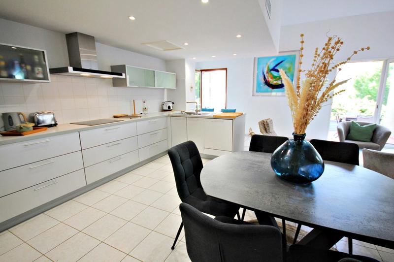 Appartement - 105 m² - 4 pièces