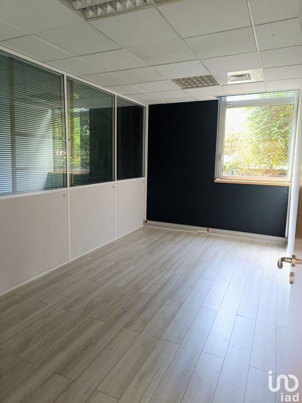 Bureau - 67 m²