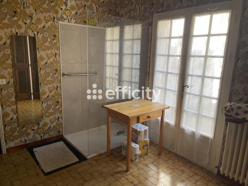 Maison - 258 m² - 9 pièces