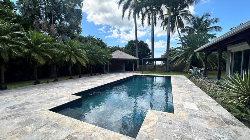 Maison - 214 m² - 6 pièces