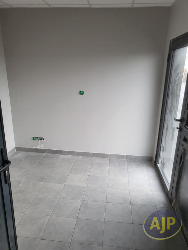 Local d'activité / Entrepôt - 200 m²