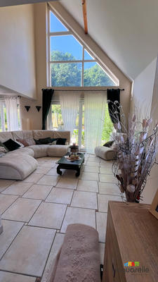 Maison - 250 m² - 7 pièces